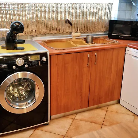 Unique Smaragda's Residense شقة *