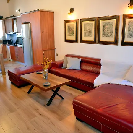 Unique Smaragda's Residense Apartment *